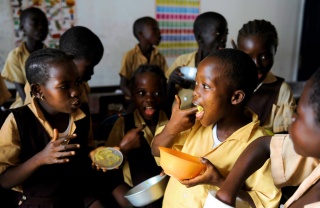 friends eating together in school