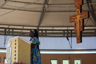 Lettie speaks at Mladifest